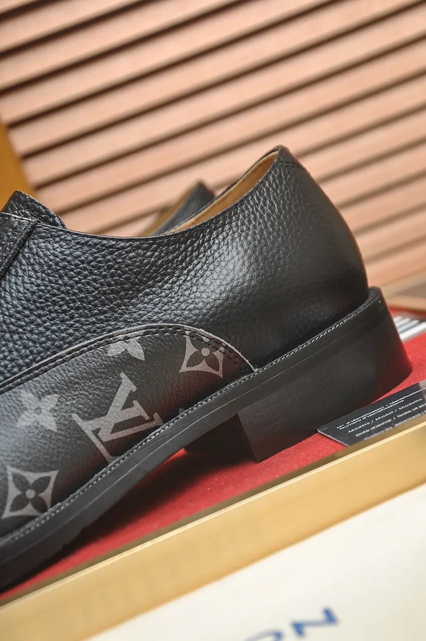 Men's men's shoes 💰500💶 [LV] (original single cowhide lining) 🍀LV's latest genuine leather business suit shoes are launched simultaneously on the official website. The first-layer cowhide imported from Italy is made of heavy gold, 💥official website 1:1 rubber outsole. Versatile to wear, high-end without losing class, and the color combination is extraordinary. This four-season style is alluring when worn on your feet, showing off your big-name flair. Standard code 38-45 (45 customized)